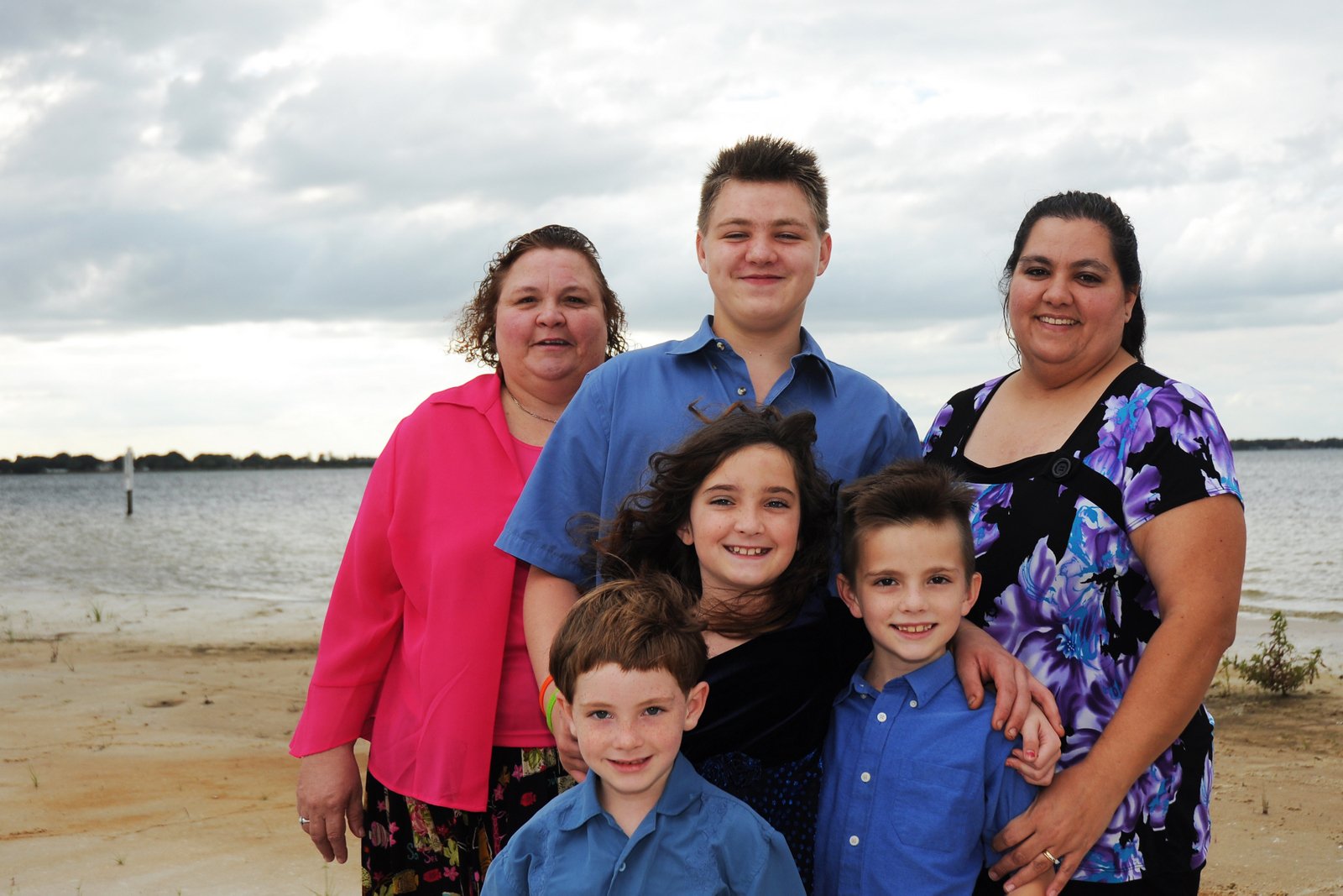 Waterfront Park Candid Family Photos